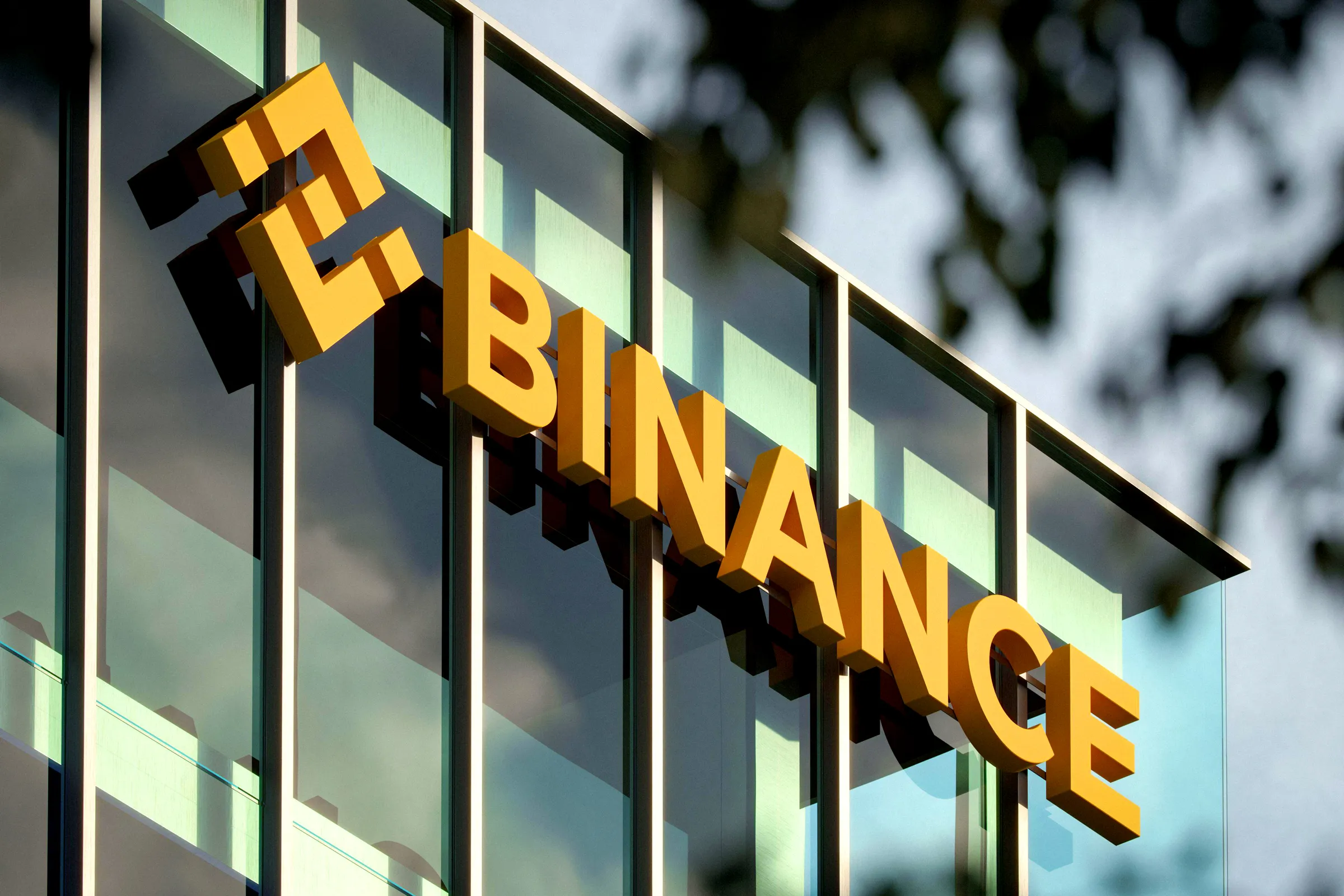 Binance, sàn giao dịch tiền điện tử lớn nhất thế giới, quyết định không theo đuổi việc có giấy phép để quản lý một quỹ đầu tư chung tại Abu Dhabi, theo một bản báo cáo