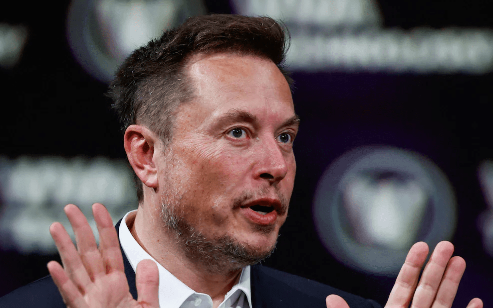 Elon Musk, CEO của SpaceX và xAI, đi xa hơn, dự đoán rằng AI có thể loại bỏ sự cần thiết của lực lượng lao động hiện đại